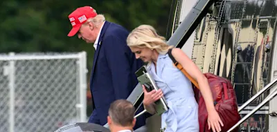 &bdquo;Du bist alles, was f&uuml;r mich z&auml;hlt&ldquo; &ndash; Trumps Assistentin steht pl&ouml;tzlich im Fokus