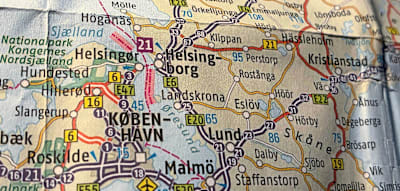 Eingerissen, ausgebreitet, besser als das Handy &ndash; ein Lob der Landkarte