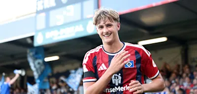 K&ouml;ln qu&auml;lt sich in die zweite Runde, 16-J&auml;hriger f&uuml;hrt den HSV zum Sieg