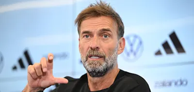 Klopp legt los&nbsp;&ndash; Zwei Stadionbesuche, TV-Interviews, Treffen mit den Bayern-Bossen