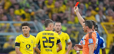 Erst Wirbel um Flaschenwurf, dann Tr&auml;nen &ndash; der bittere Abend des 18-j&auml;hrigen BVB-Talents