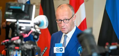 Der Kanzler spricht 89 Sekunden. Bevor Fragen gestellt werden k&ouml;nnen, wendet er sich ab und geht