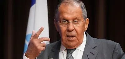 &bdquo;Es w&auml;re ein v&ouml;llig anderer und sehr kurzer Krieg&ldquo;, sagt Russlands Au&szlig;enminister Lawrow