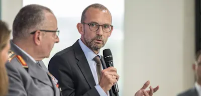 &bdquo;Der Verteidigungsminister muss jetzt schnell handeln&nbsp;&hellip;&ldquo;, mahnt CDU-Politiker R&ouml;wekamp