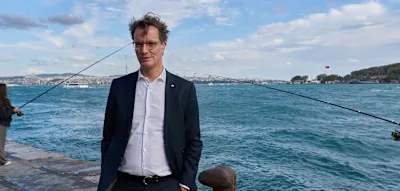 &bdquo;Osteurop&auml;ischer Gebrauchtwagenh&auml;ndler&ldquo; &ndash; Comedian macht S&ouml;der-Witze bei W&uuml;sts T&uuml;rkei-Reise