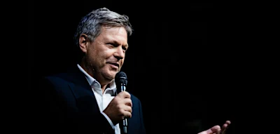 &bdquo;Sie sind in einer Selbstreferenz gefangen&ldquo; &ndash;&nbsp;Habeck kritisiert Parteien und Medien