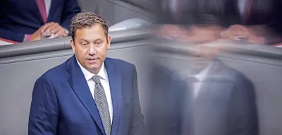 &bdquo;Sie alle wissen, dass ich mir h&auml;tte mehr vorstellen k&ouml;nnen&ldquo;, sagt Klingbeil zur Superreichen-Steuer