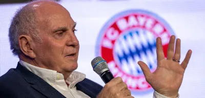 &bdquo;Alberner Wettbewerb&ldquo; &ndash; Uli Hoene&szlig; attackiert die Uefa scharf
