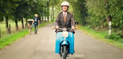 B&ouml;hmermann auf blauer Simson vom Lkw &uuml;berrollt &ndash; ZDF erh&auml;lt Beschwerden im dreistelligen Bereich
