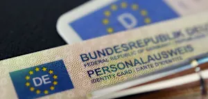 Bundestag beschlie&szlig;t Neuerungen f&uuml;r Personalausweis und Pass
