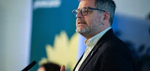 Berliner Gr&uuml;ne und SPD stimmen f&uuml;r Koalitionsgespr&auml;che mit Linken